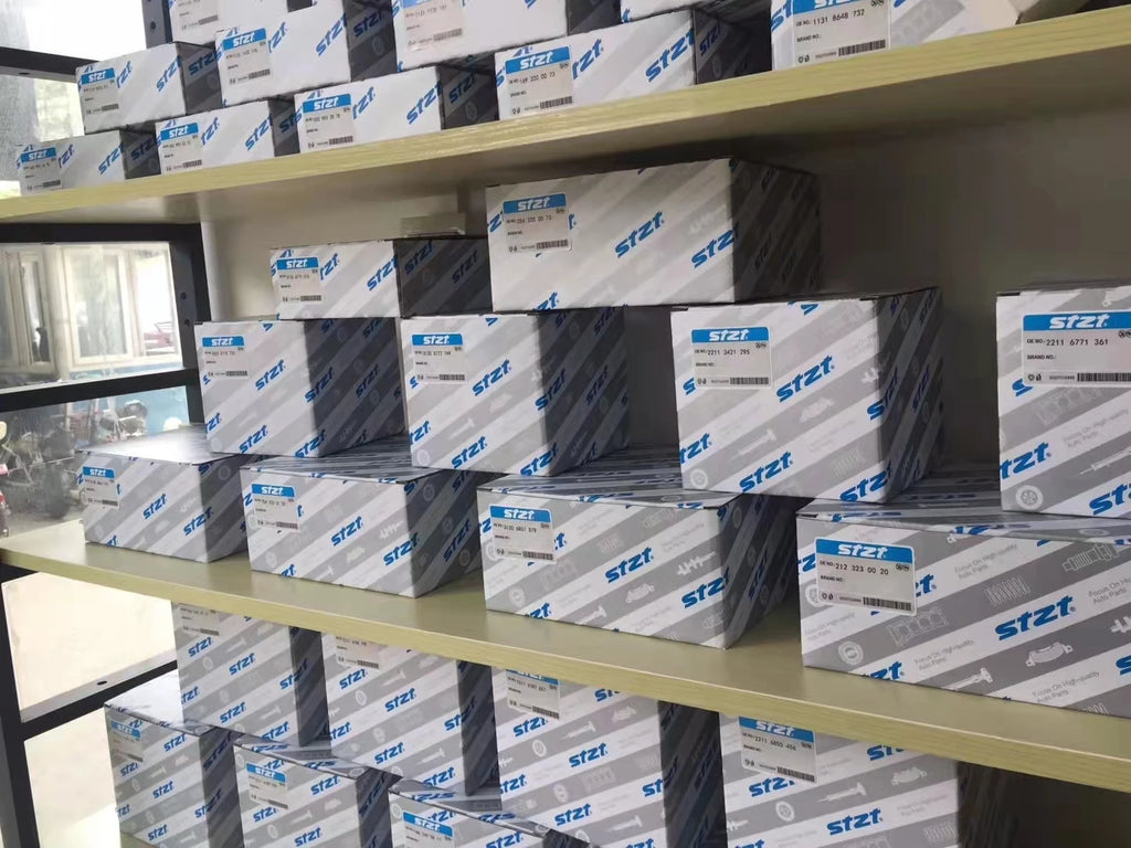 1643300843 قطع غيار السيارات ذراع التحكم السفلي لنظام التعليق A1643300843 لسيارة مرسيدس بنز الفئة M W164 جلبة ذراع التحكم